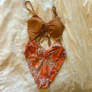 Power to the Flower swimsuit size medium NWT